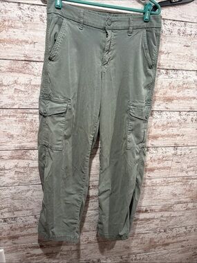 American Eagle Outfitters women’s Olive Cargo Pants
